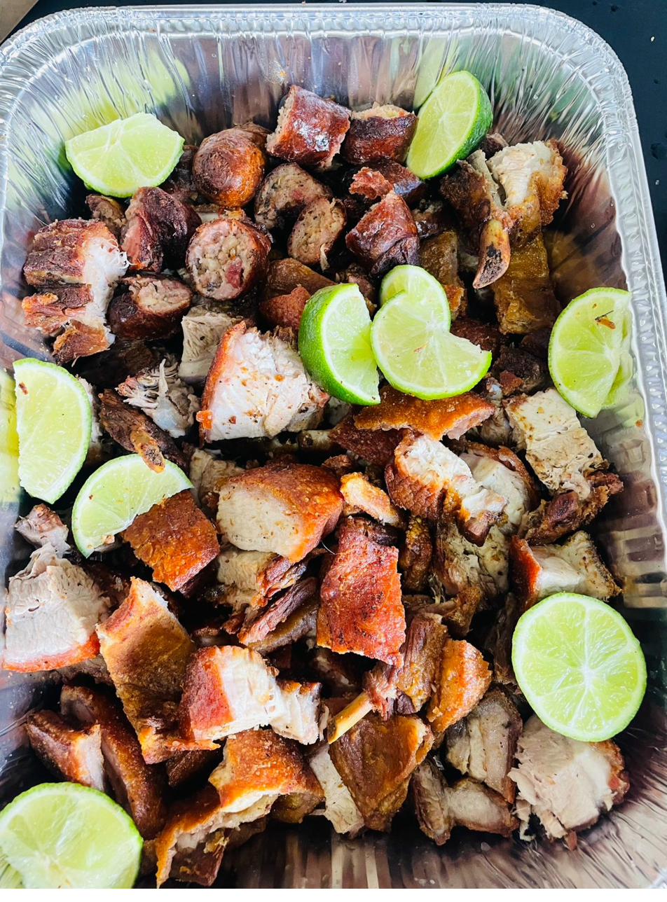 Chicharrón y costillas